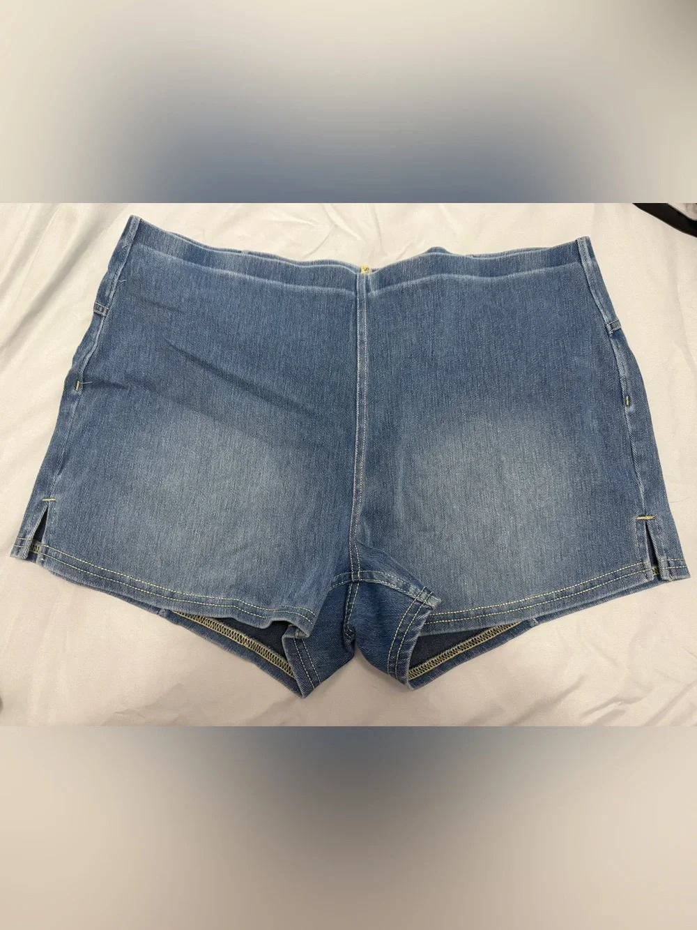 HALARA Blue Denim Shorts